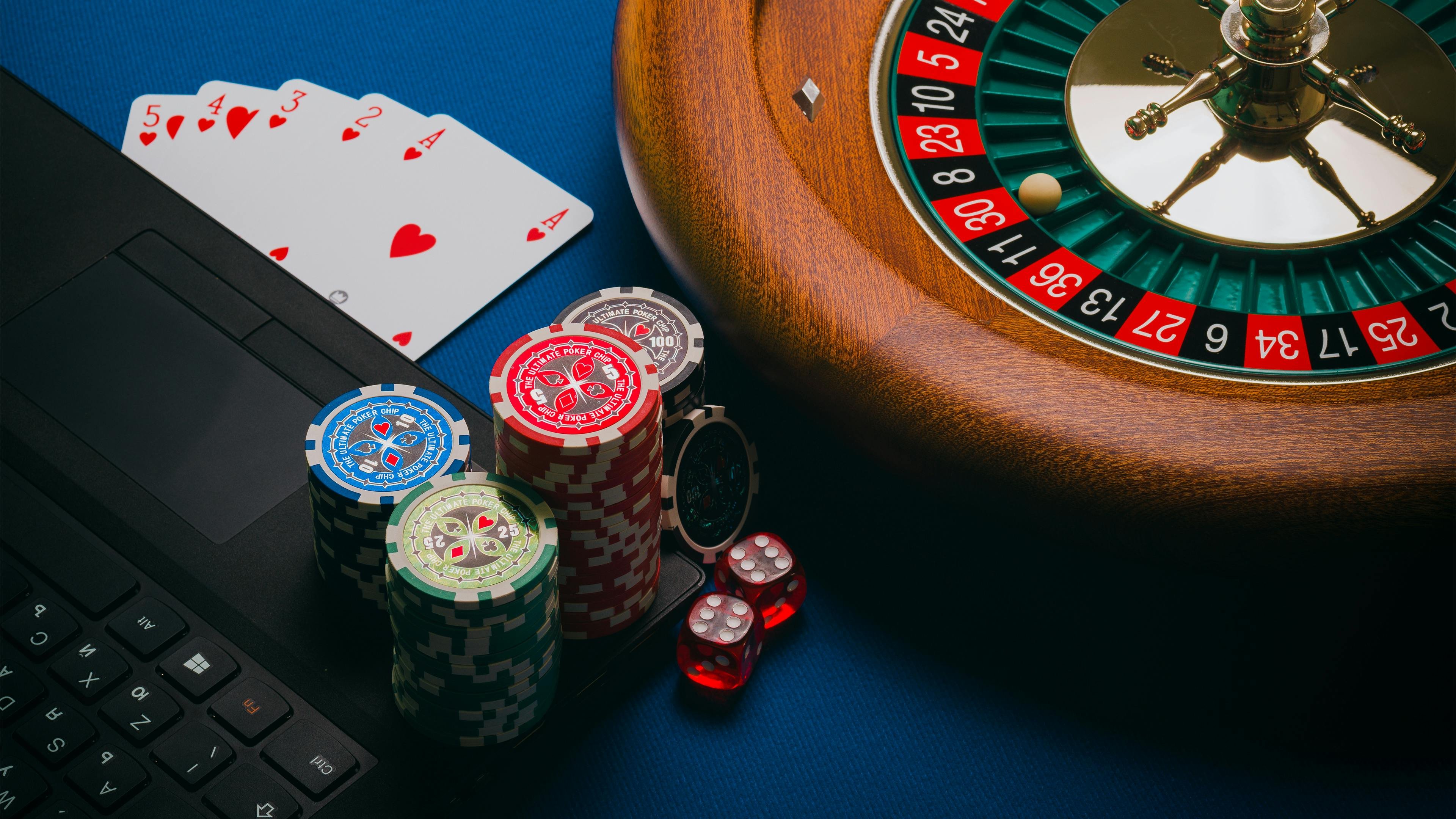 Antarmuka aplikasi mobile tabung4d menampilkan menu utama dengan opsi sportsbook, live casino, dan slot games